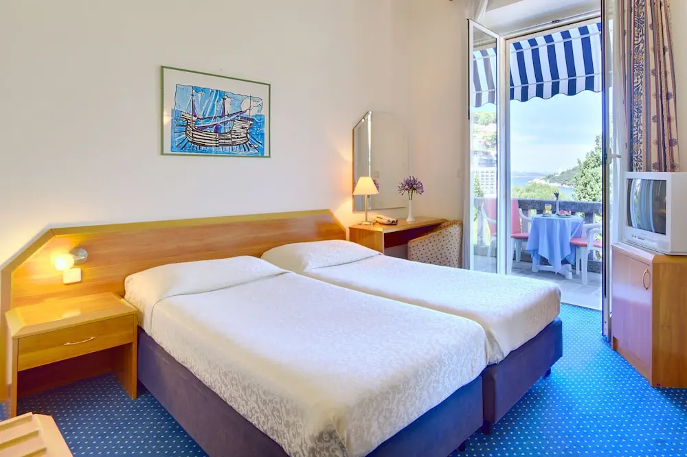 HOTEL: Hotel Komodor