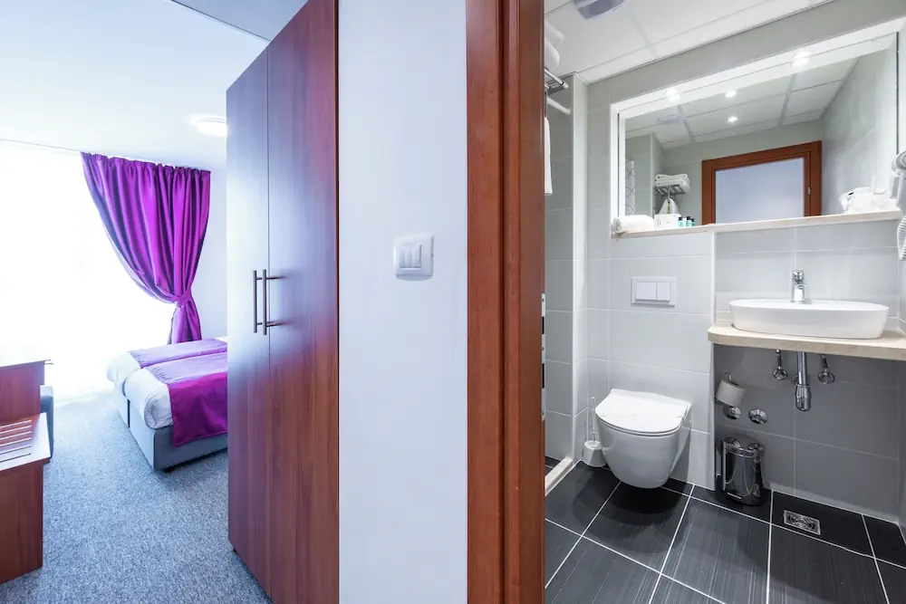HOTEL: Hotel Komodor