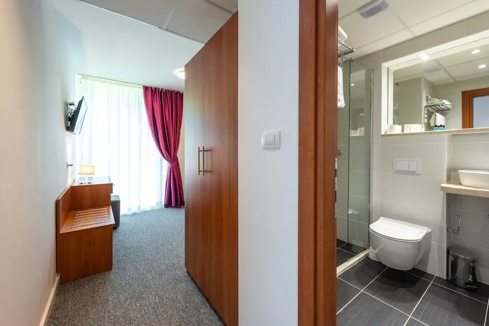 HOTEL: Hotel Komodor