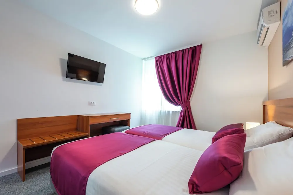 HOTEL: Hotel Komodor