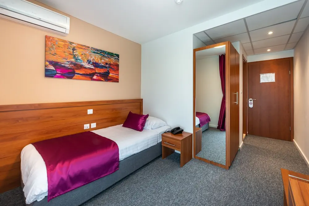 HOTEL: Hotel Komodor