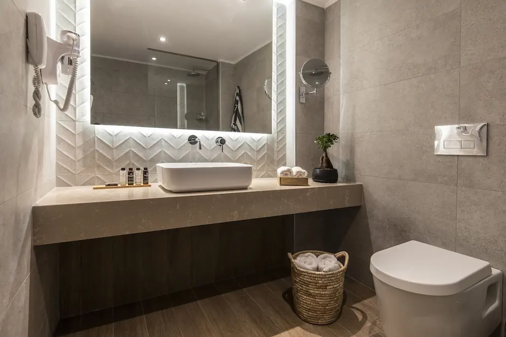 HOTEL: Eden Roc Resort Hotel