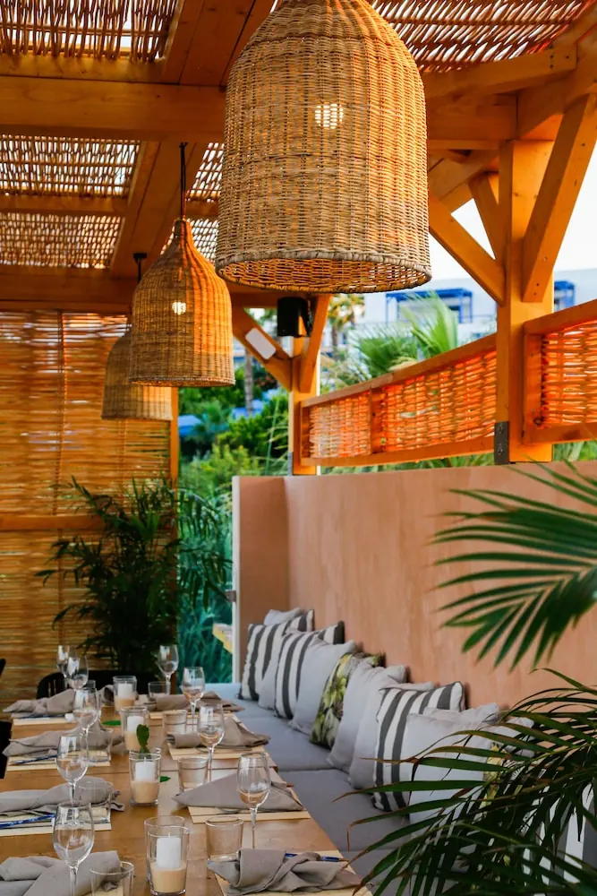 HOTEL: Eden Roc Resort Hotel