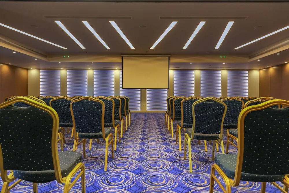HOTEL: Eden Roc Resort Hotel