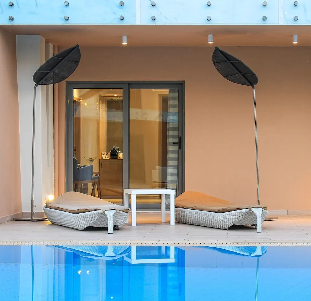 HOTEL: Eden Roc Resort Hotel