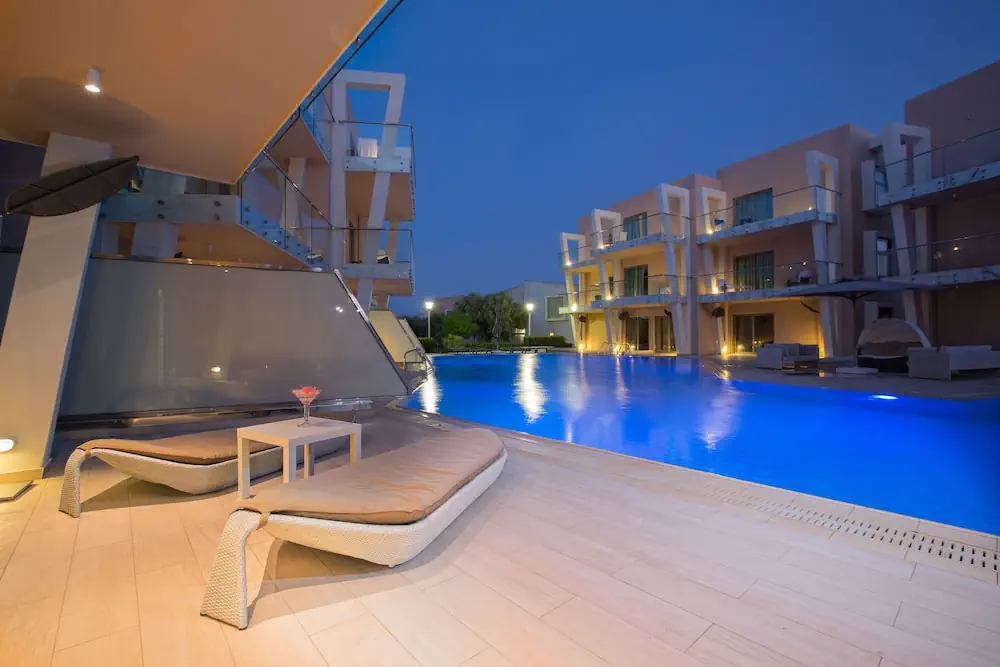 HOTEL: Eden Roc Resort Hotel