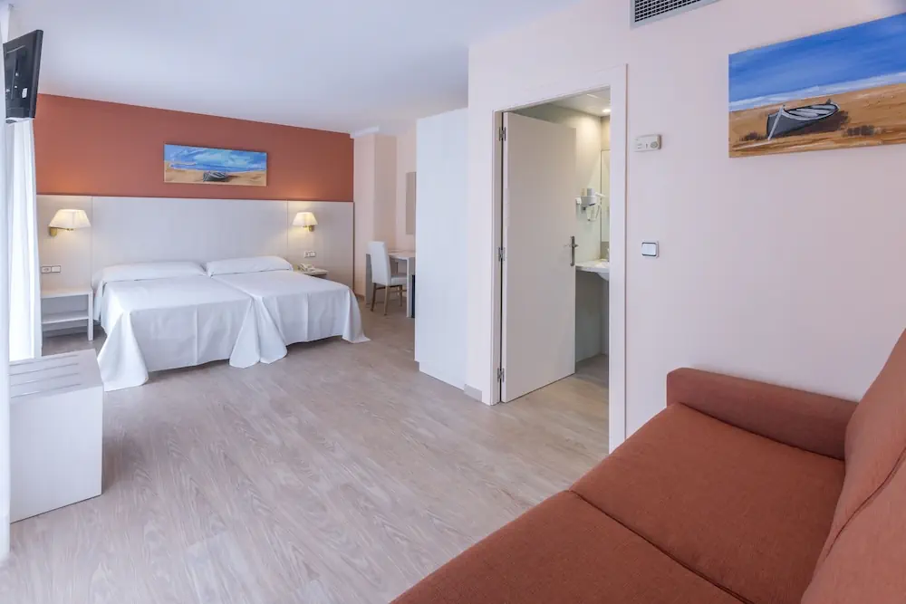 HOTEL: GHT Balmes, Hotel, Aparthotel and SPLASH
