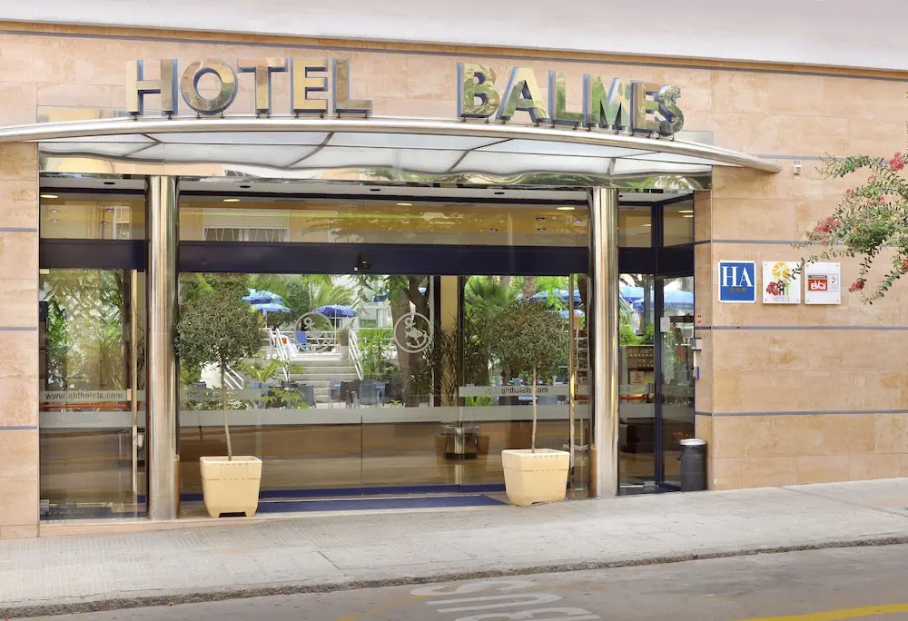 GHT Balmes Hotel Aparthotel & SPLASH