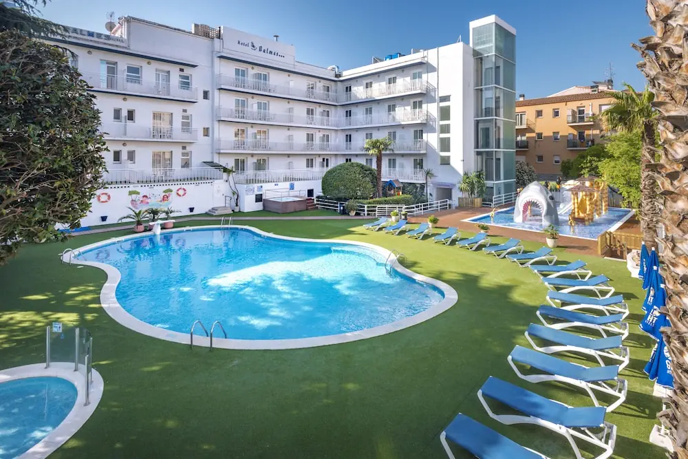 HOTEL: GHT Balmes, Hotel, Aparthotel and SPLASH