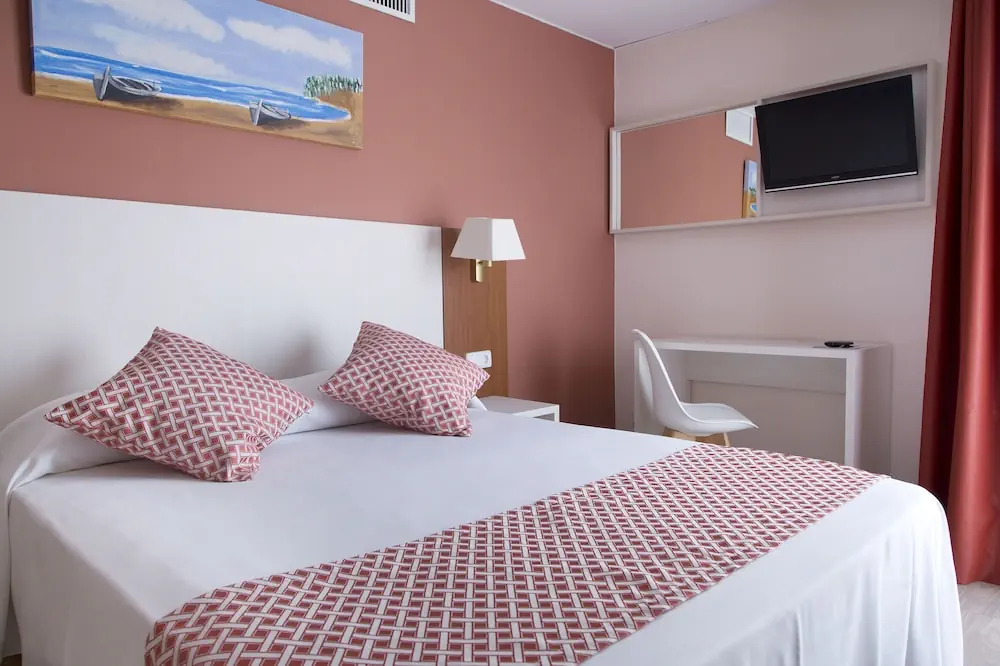 HOTEL: GHT Balmes, Hotel, Aparthotel and SPLASH