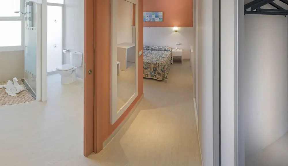 HOTEL: GHT Balmes, Hotel, Aparthotel and SPLASH