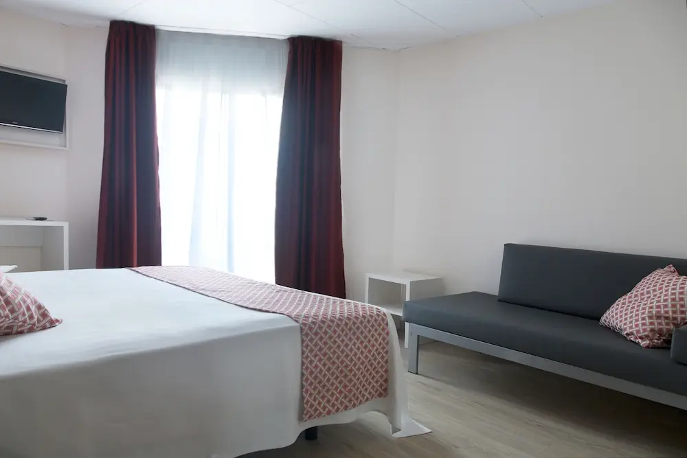 HOTEL: GHT Balmes, Hotel, Aparthotel and SPLASH