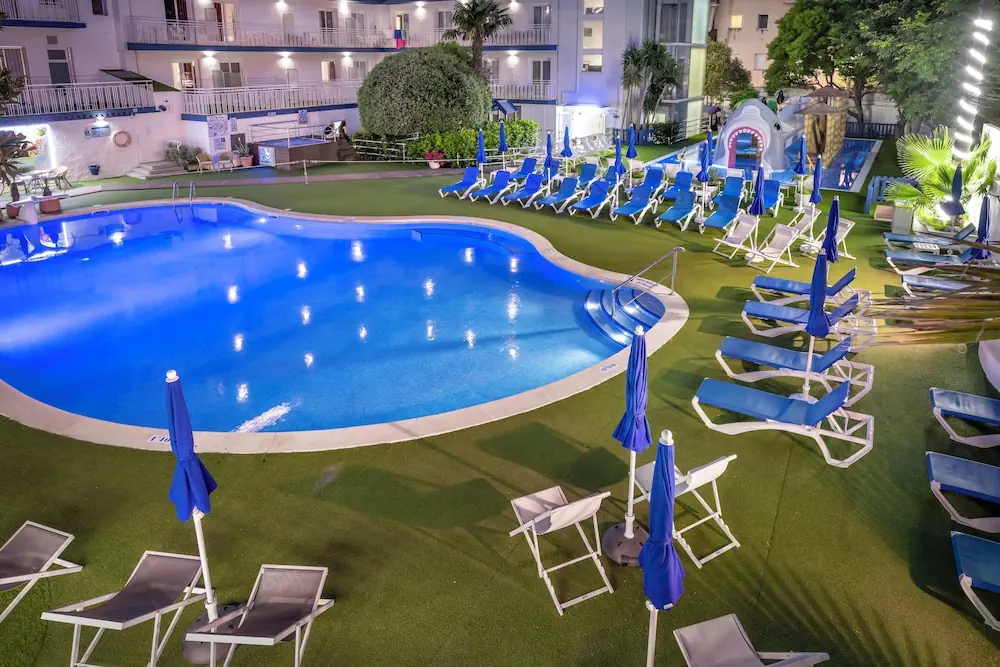 HOTEL: GHT Balmes, Hotel, Aparthotel and SPLASH