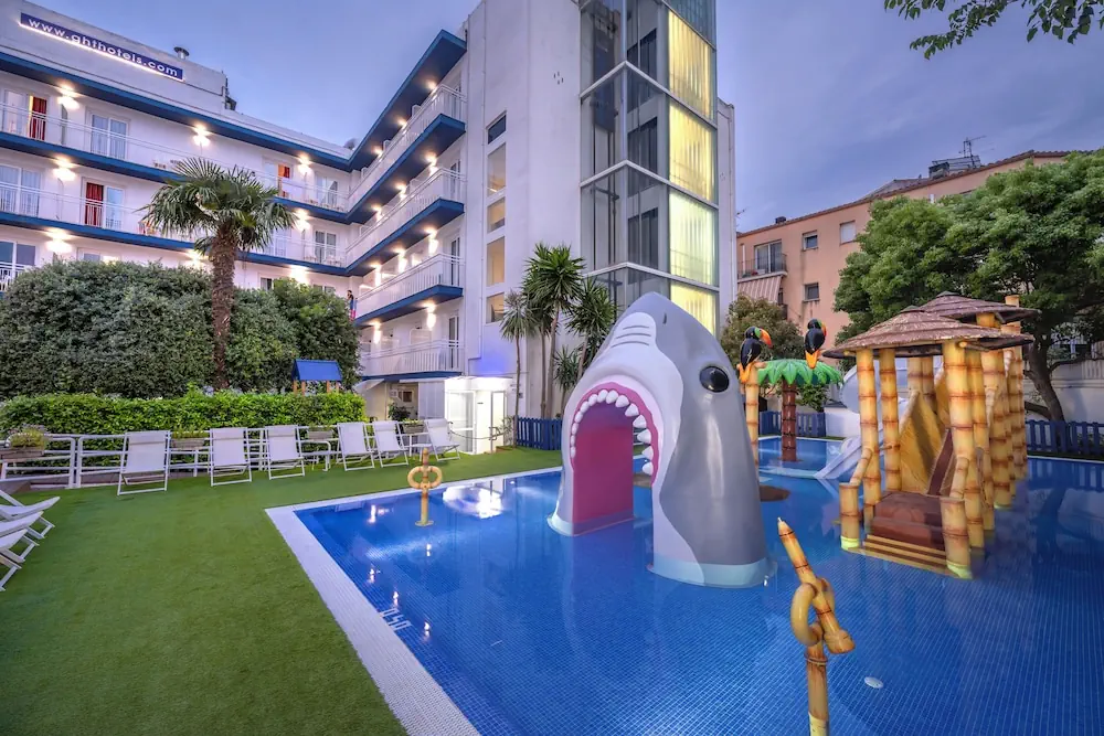 HOTEL: GHT Balmes, Hotel, Aparthotel and SPLASH