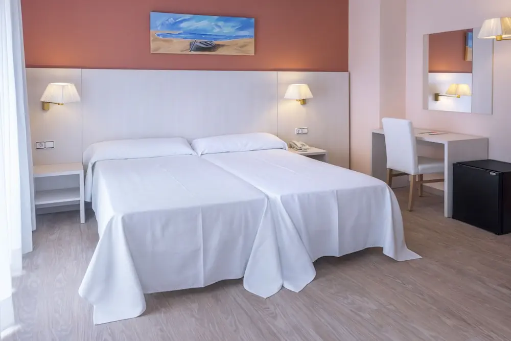 HOTEL: GHT Balmes, Hotel, Aparthotel and SPLASH