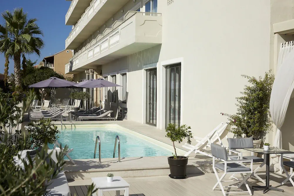 Mon Repos Palace photo 2