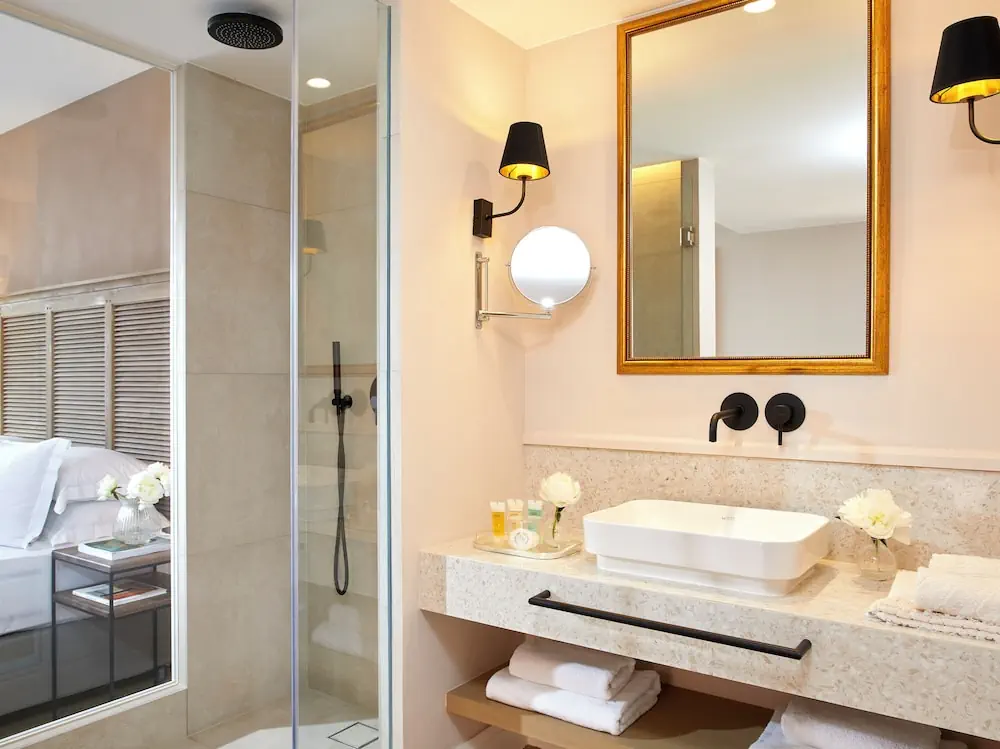 HOTEL: Nido, Mar-Bella Collection