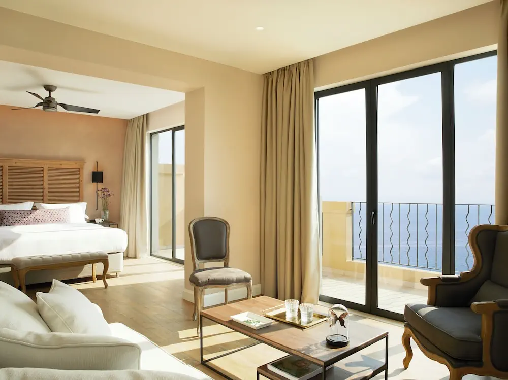 HOTEL: Nido, Mar-Bella Collection