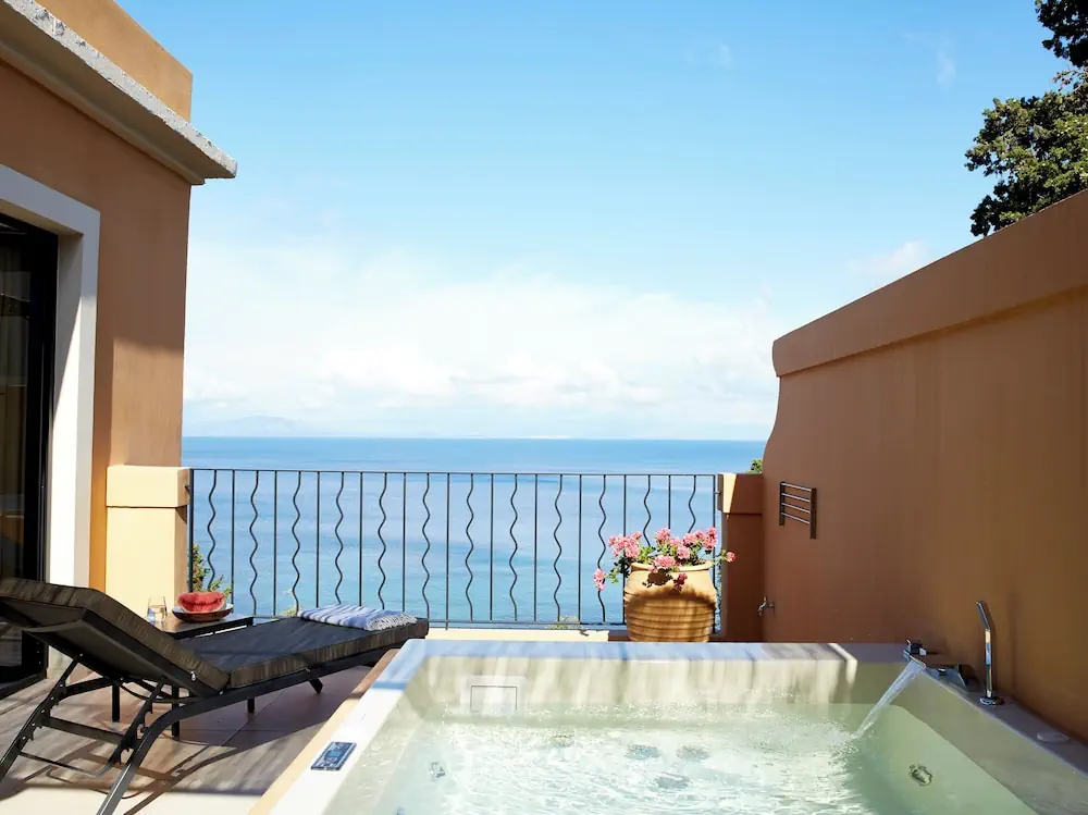 HOTEL: Nido, Mar-Bella Collection