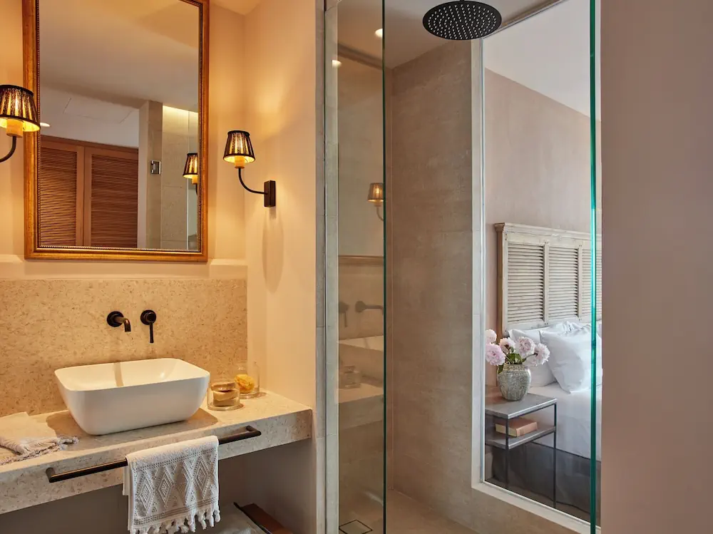 HOTEL: Nido, Mar-Bella Collection