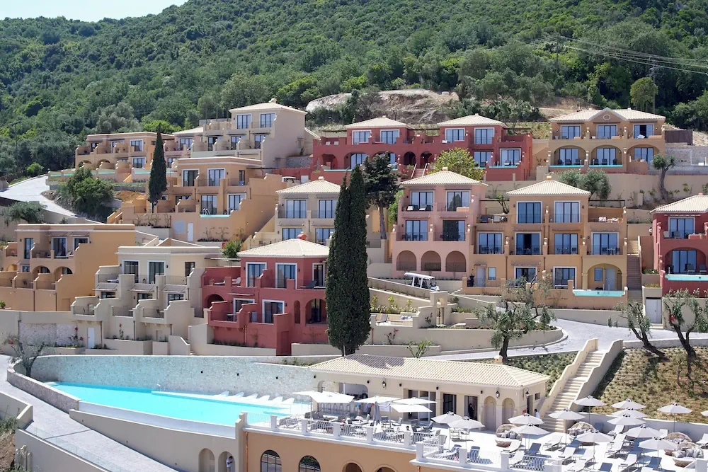 HOTEL: Nido, Mar-Bella Collection