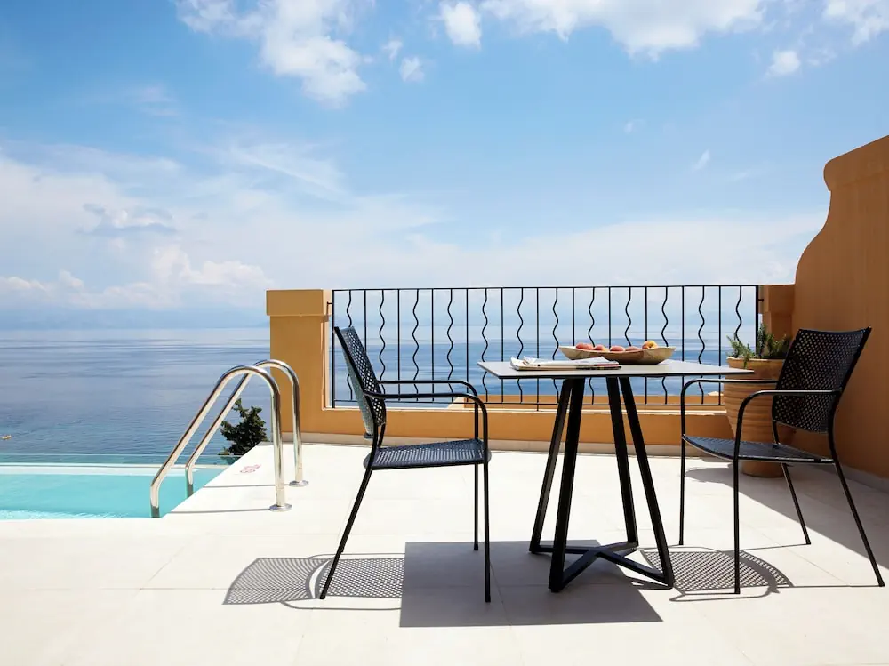 HOTEL: Nido, Mar-Bella Collection