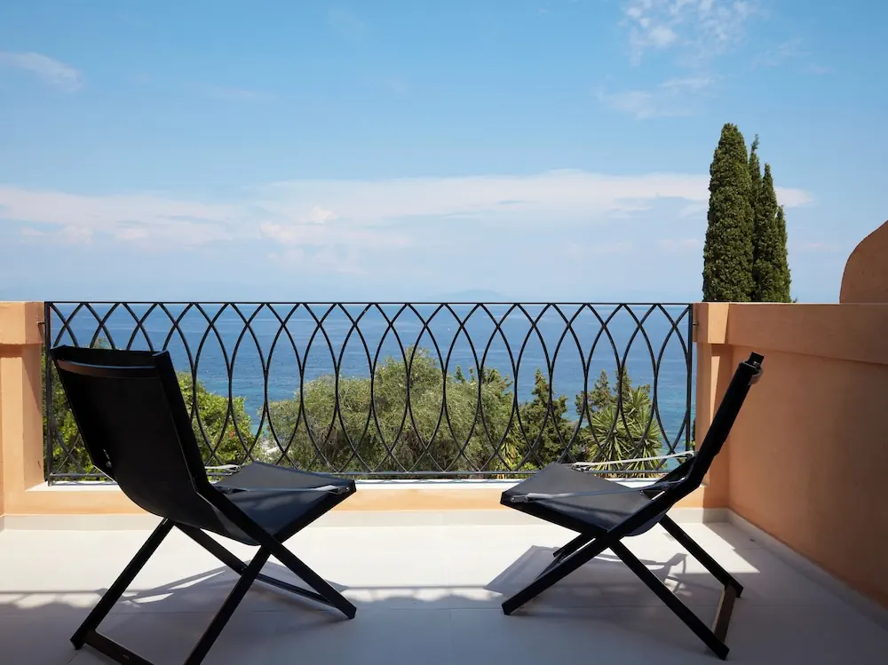HOTEL: Nido, Mar-Bella Collection