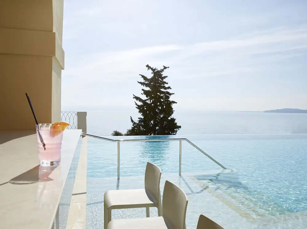 HOTEL: Nido, Mar-Bella Collection