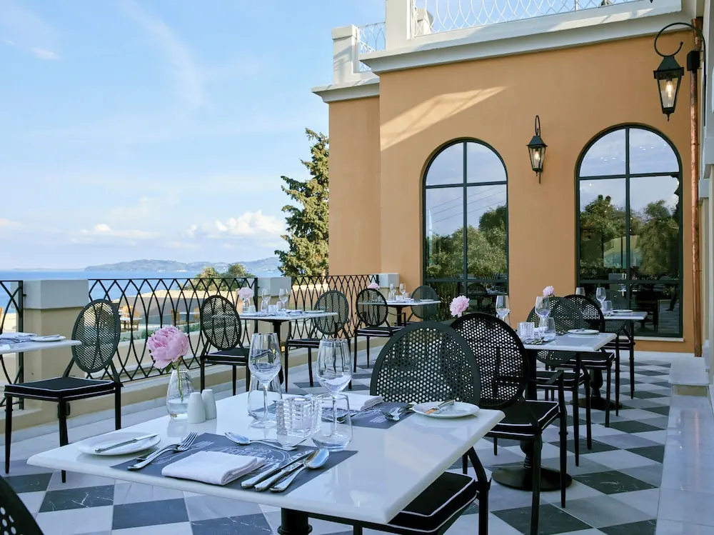 HOTEL: Nido, Mar-Bella Collection