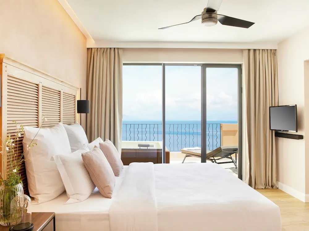 HOTEL: Nido, Mar-Bella Collection