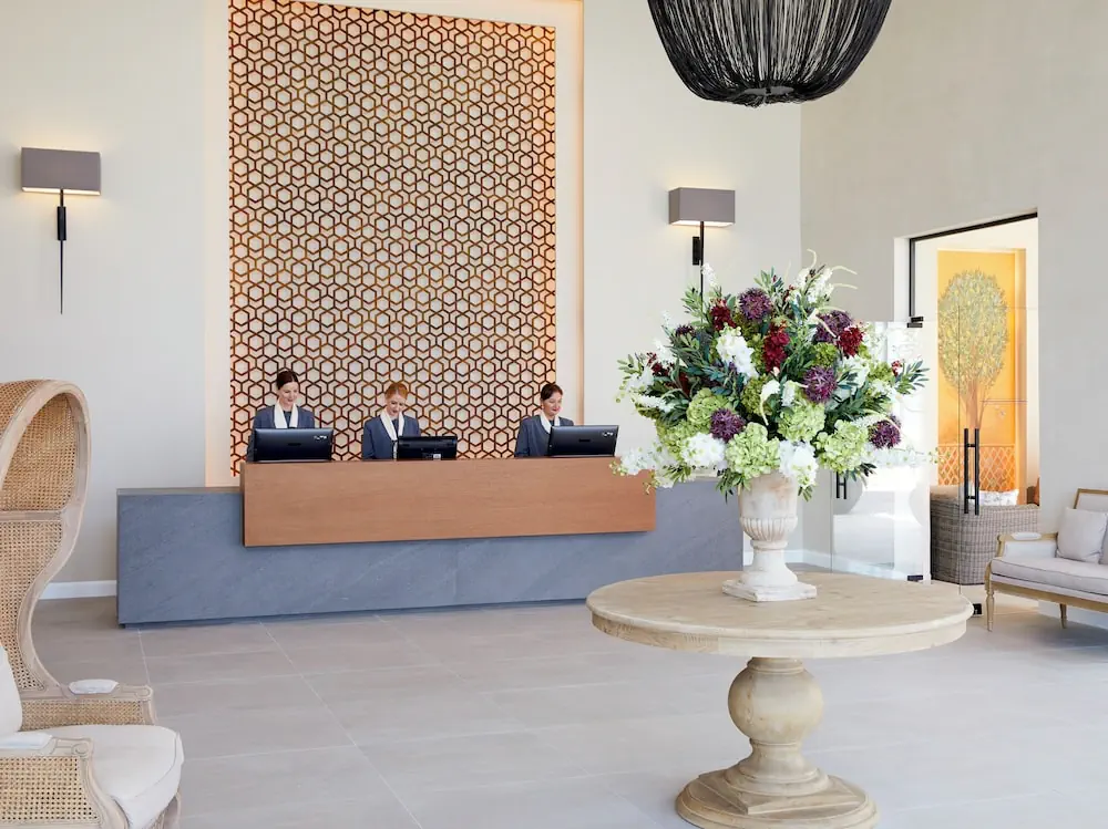 HOTEL: Nido, Mar-Bella Collection