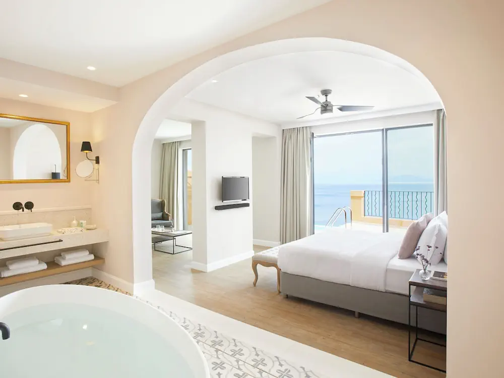HOTEL: Nido, Mar-Bella Collection