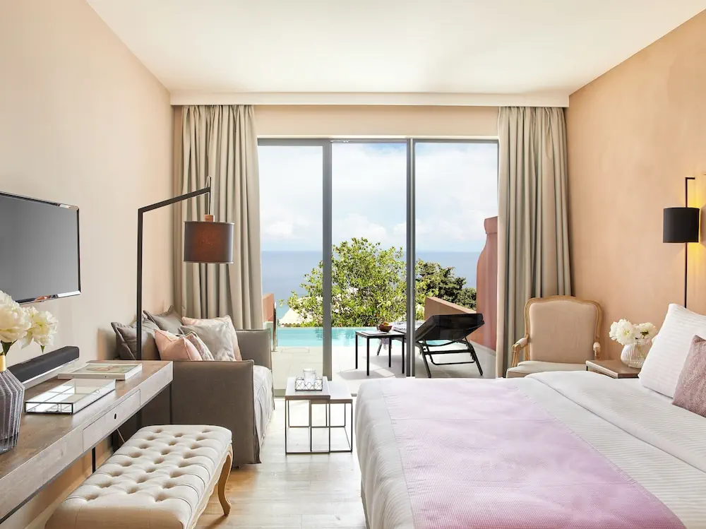 HOTEL: Nido, Mar-Bella Collection