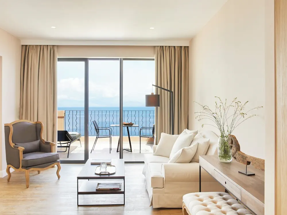 HOTEL: Nido, Mar-Bella Collection