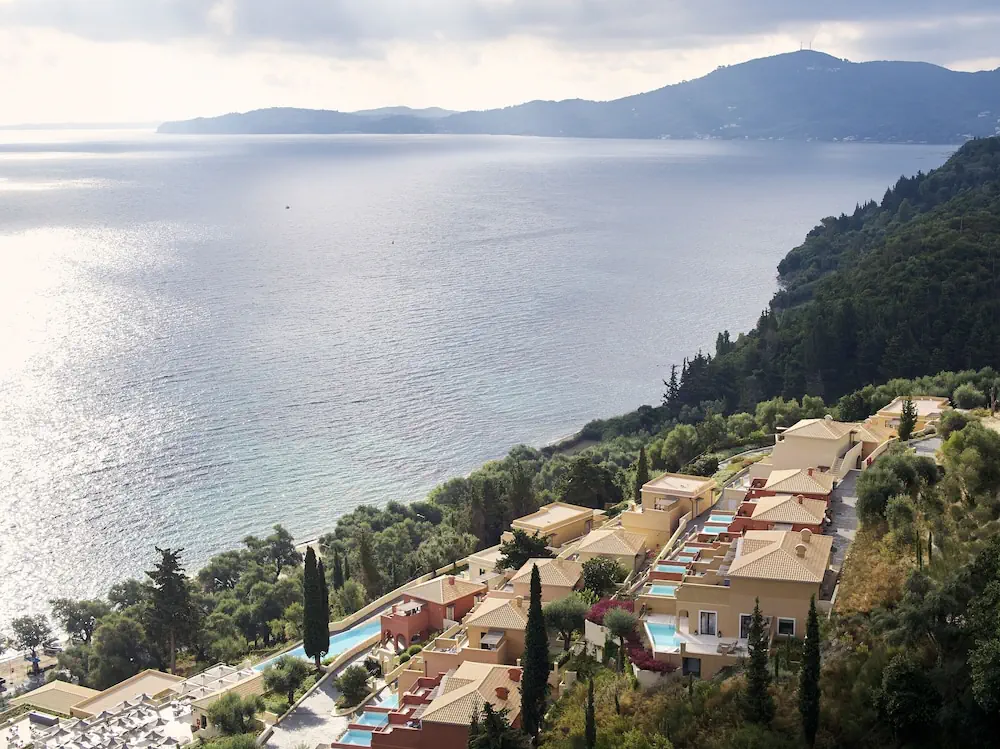 HOTEL: Nido, Mar-Bella Collection