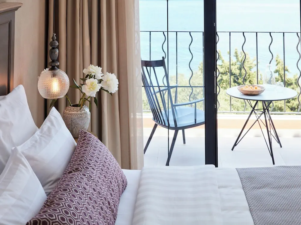 HOTEL: Nido, Mar-Bella Collection