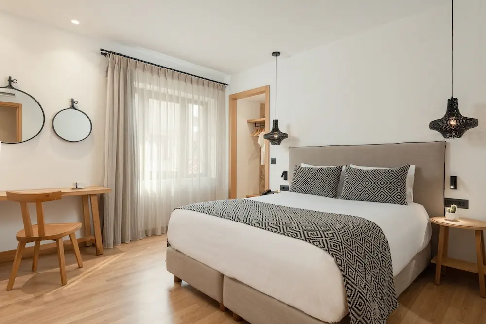 HOTEL: Hotel Ideon