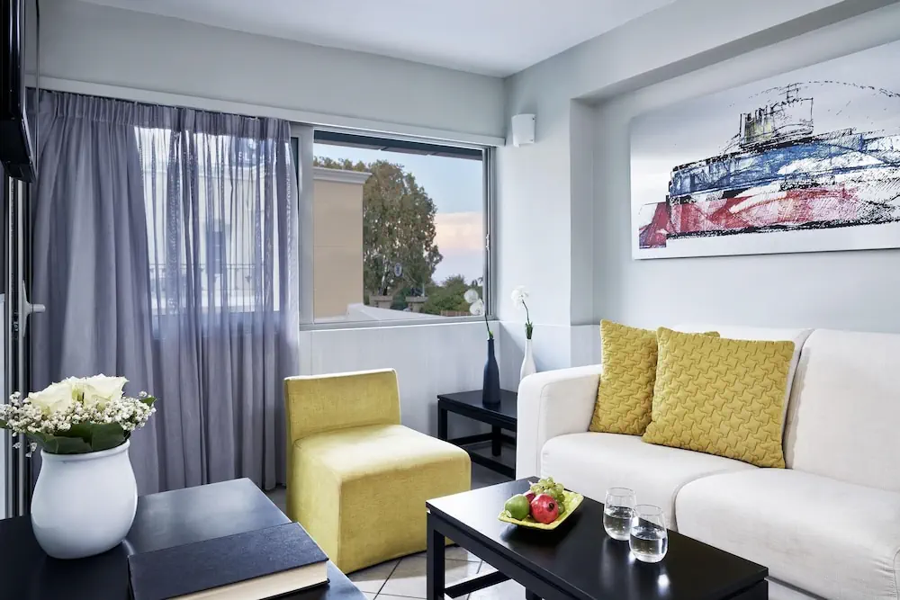 HOTEL: Aquamare City+Beach