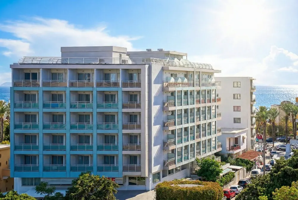 HOTEL: Aquamare City+Beach