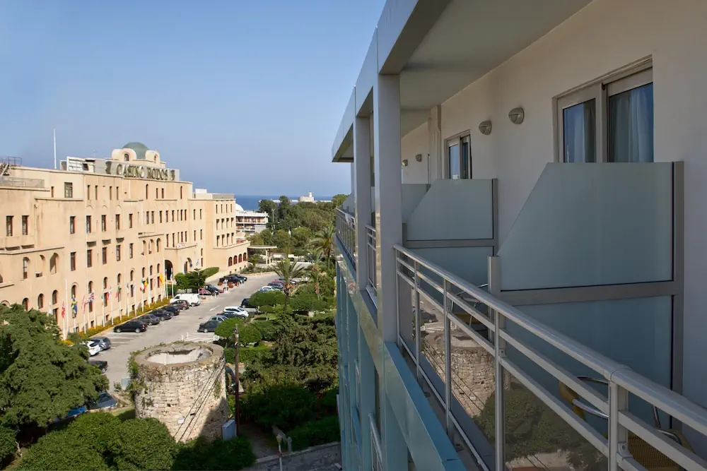 HOTEL: Aquamare City+Beach