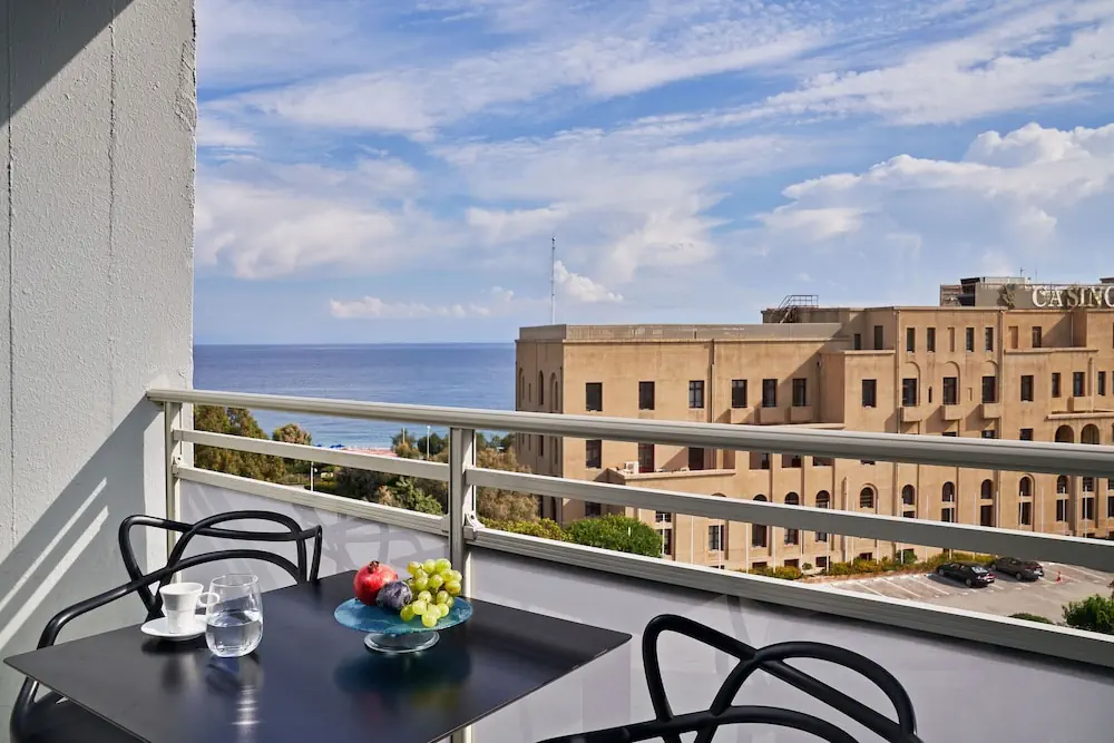 HOTEL: Aquamare City+Beach