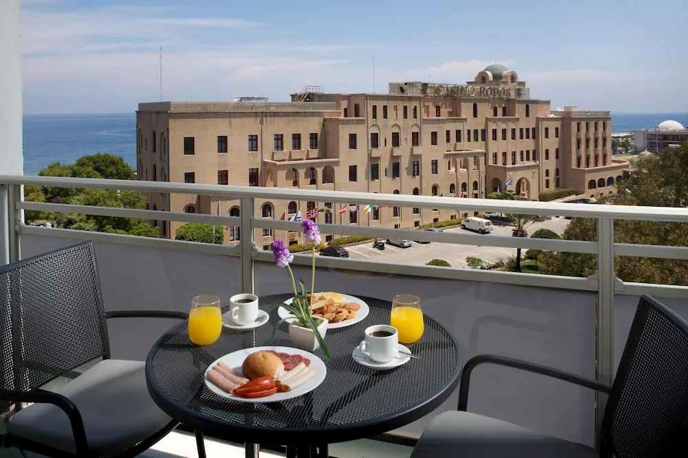 HOTEL: Aquamare City+Beach