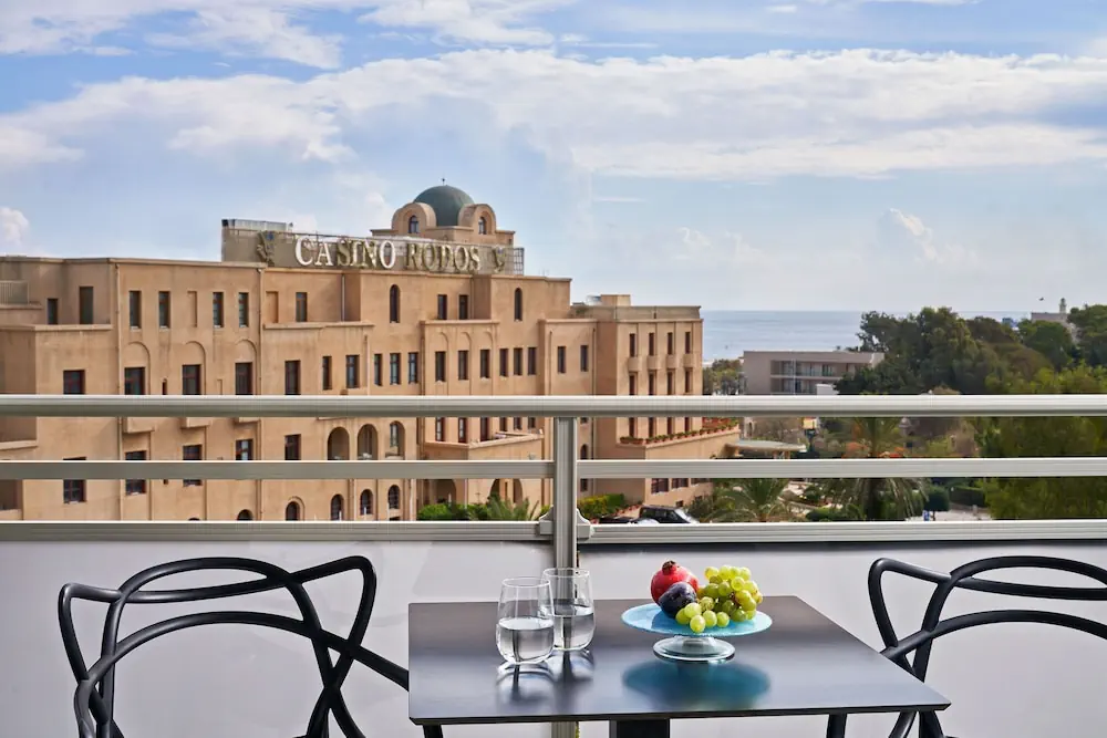 HOTEL: Aquamare City+Beach
