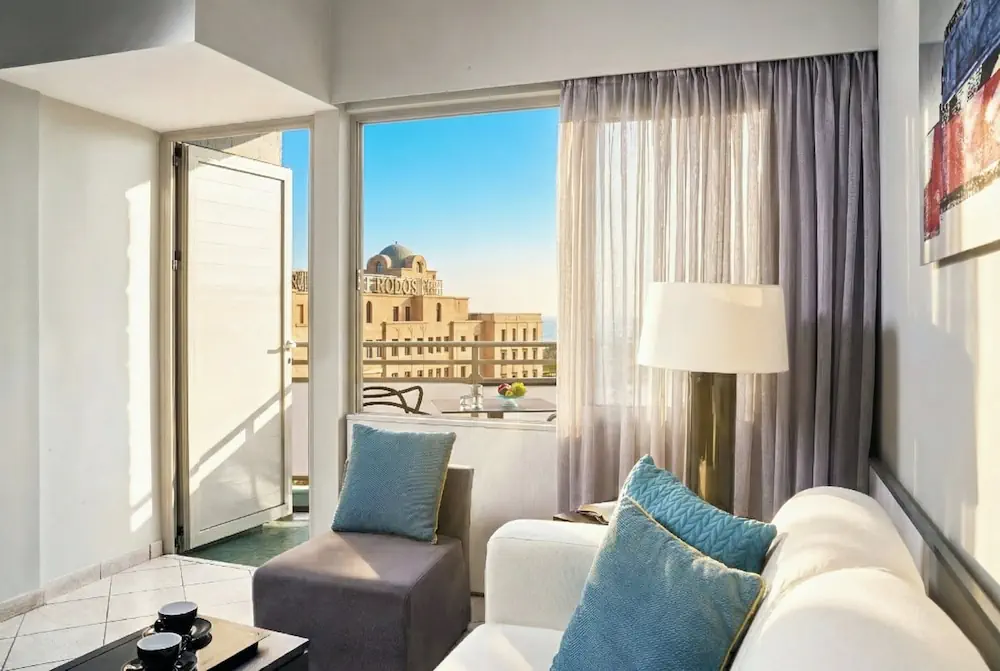 HOTEL: Aquamare City+Beach