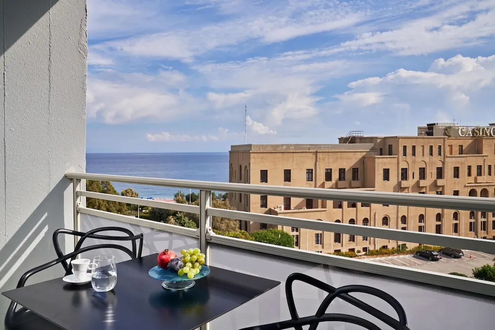 HOTEL: Aquamare City+Beach