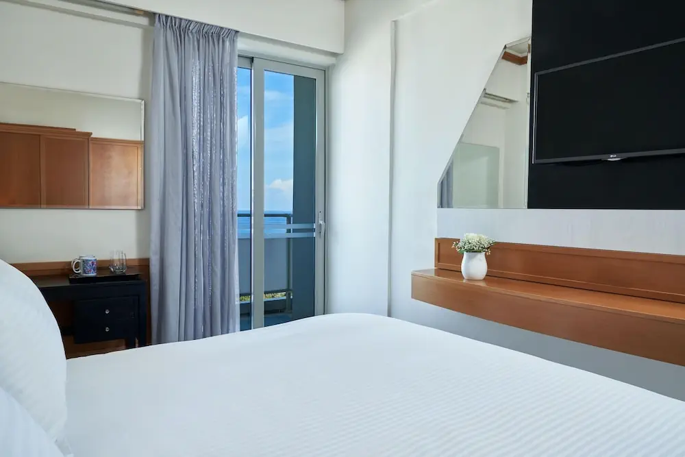 HOTEL: Aquamare City+Beach