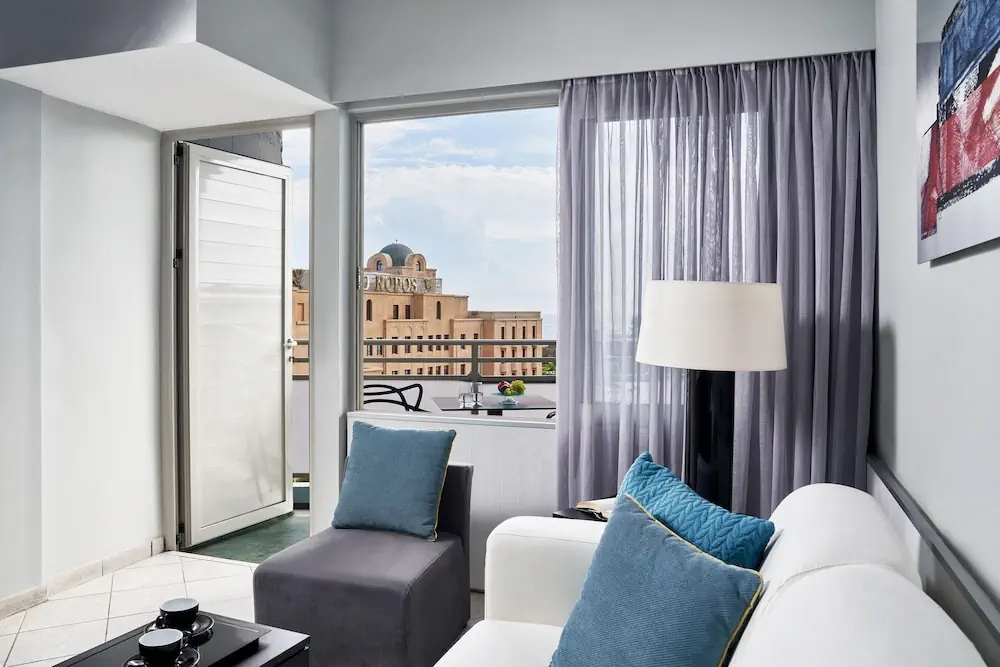 HOTEL: Aquamare City+Beach