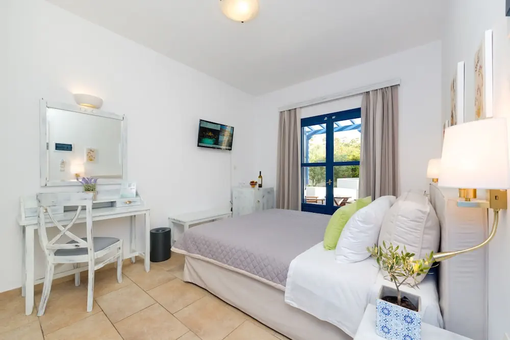 HOTEL: Hotel Mathios Village