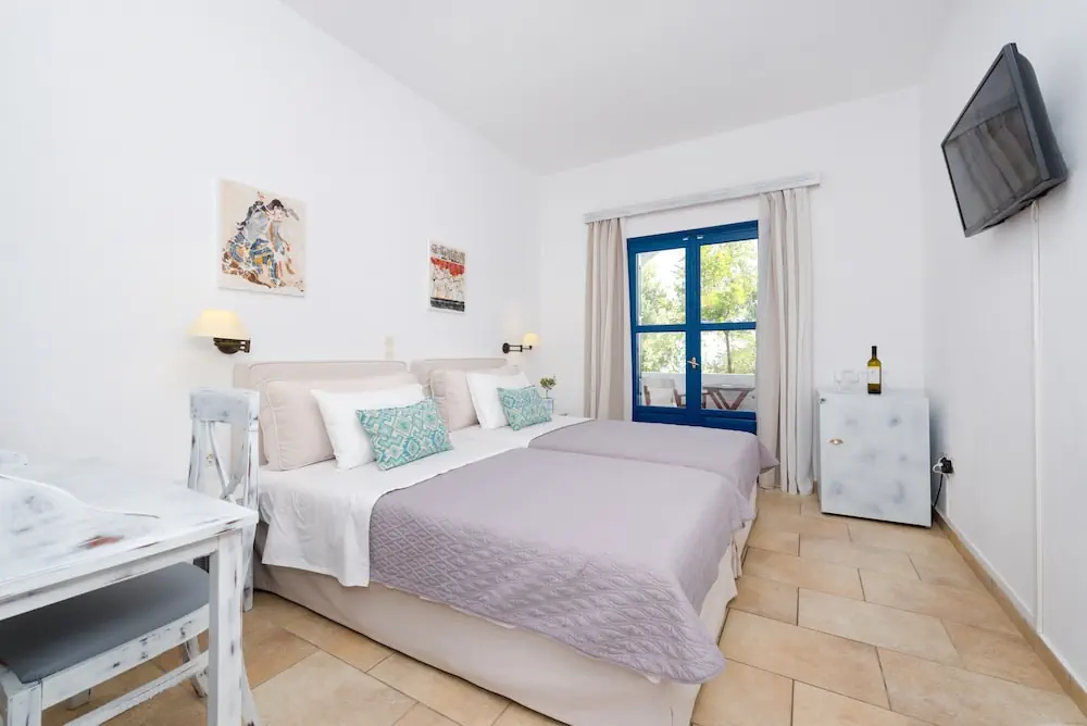 HOTEL: Hotel Mathios Village