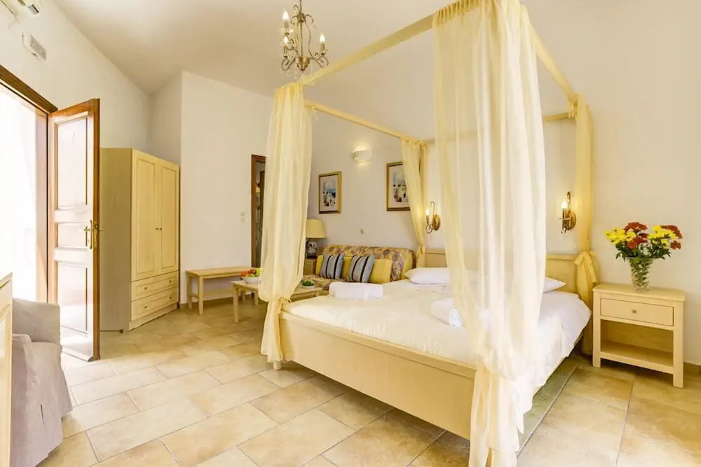 HOTEL: Hotel Mathios Village